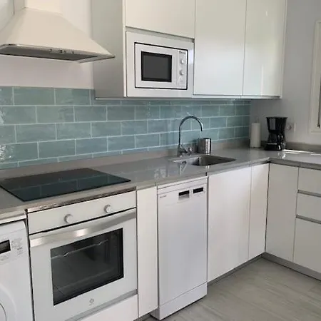 Renovated 2 Bedroom In פלאייה דל אינגלז