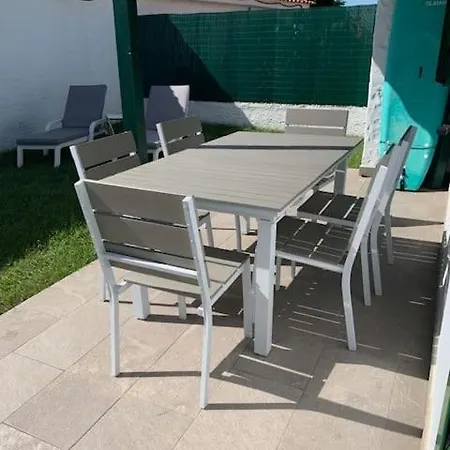 Renovated 2 Bedroom In בית נופש *